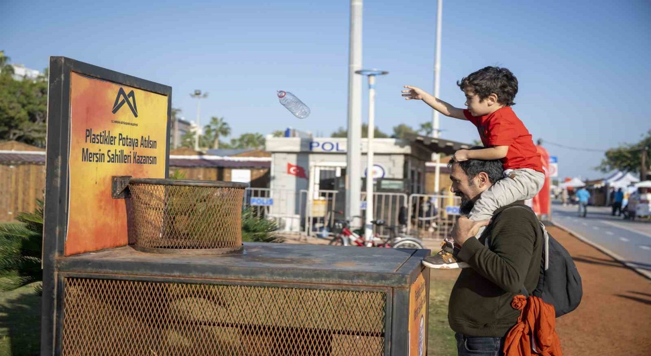 Plastiksiz Mersin Sahilleri projesi ile 10 ayda 1 ton plastik toplandı