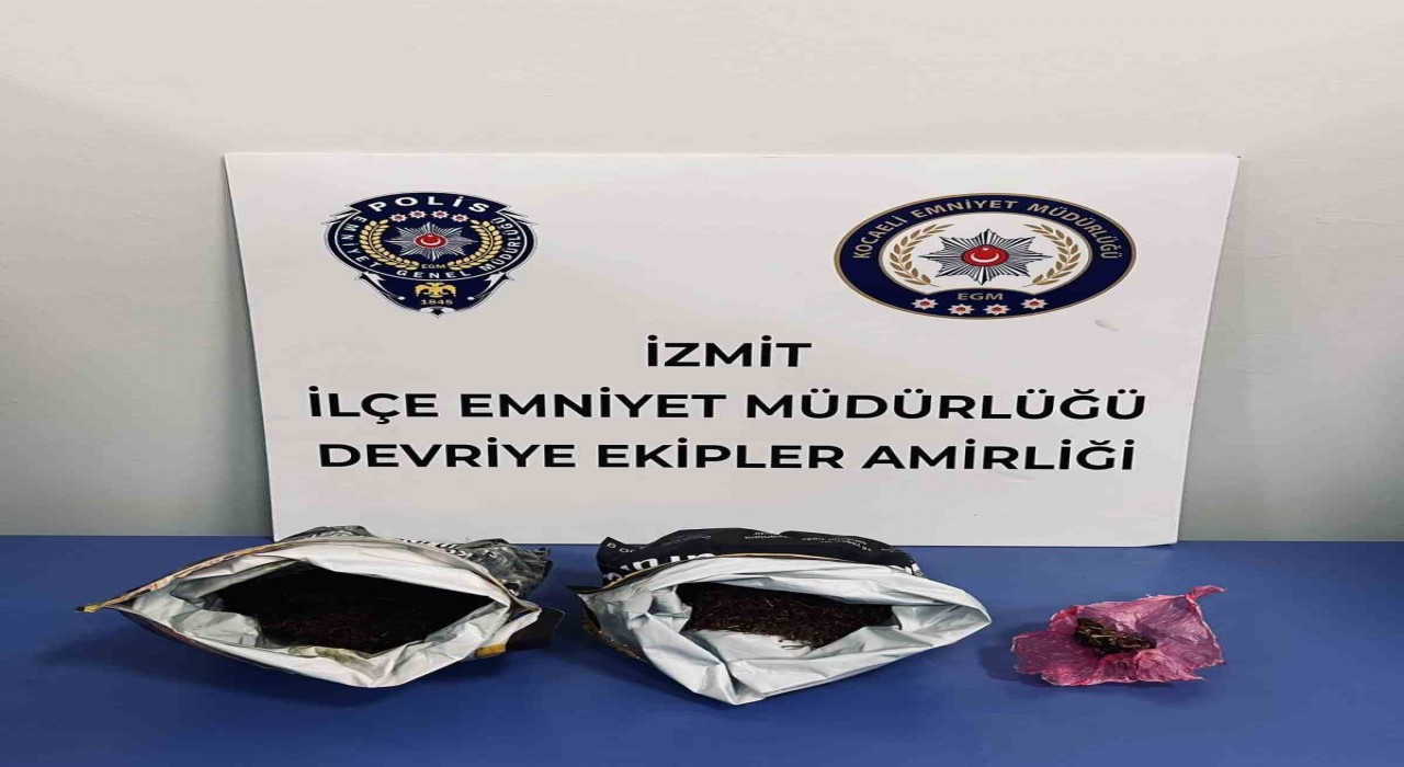 Polisin şüphe üzerine durdurduğu şahısların üzerinden uyuşturucu çıktı