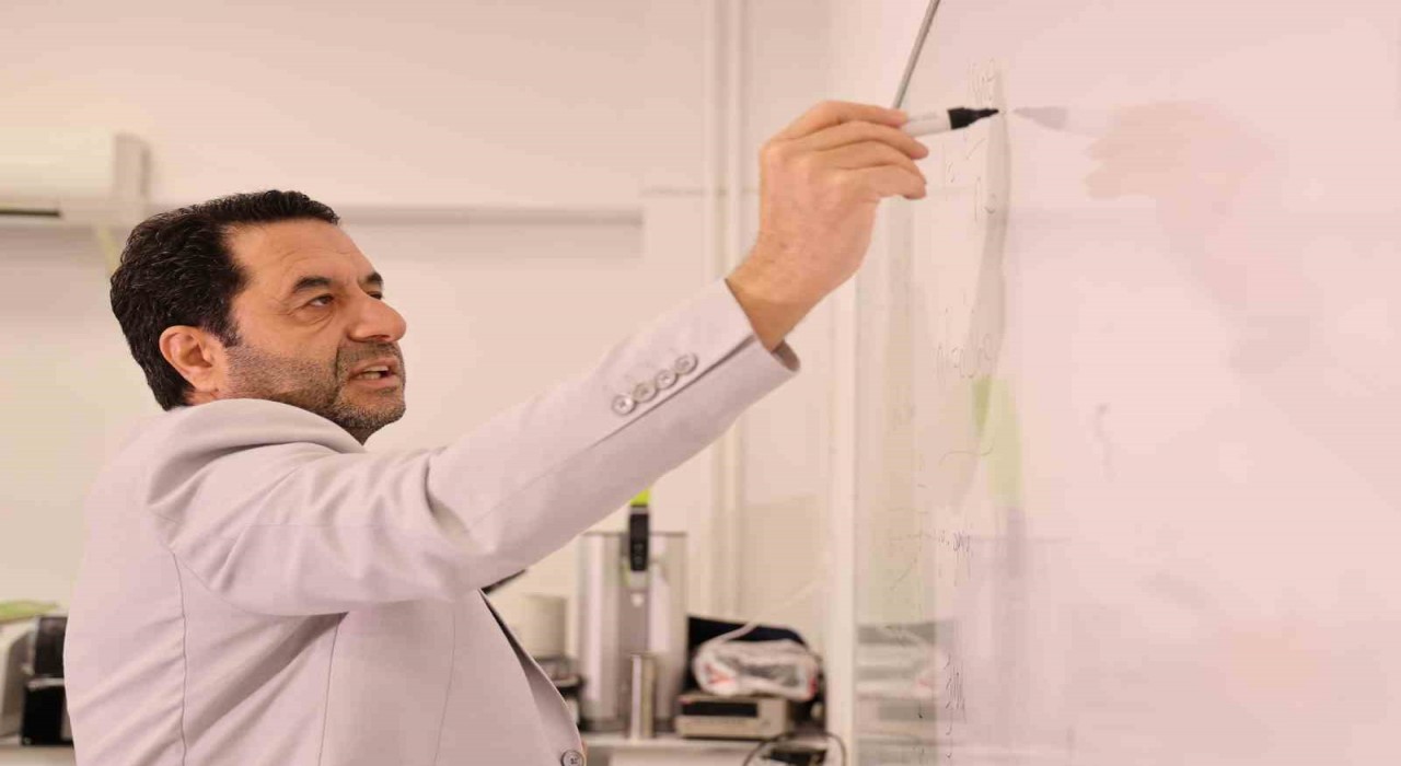 Prof. Dr. Fahrettin Yakupanoğlu; Bilim makalede kalmamalı, ürüne dönüşmeli