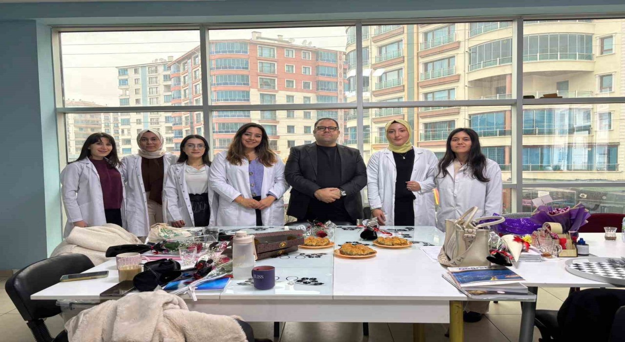 Pursaklar Belediyesinden öğretmenlere tatlı sürprizi