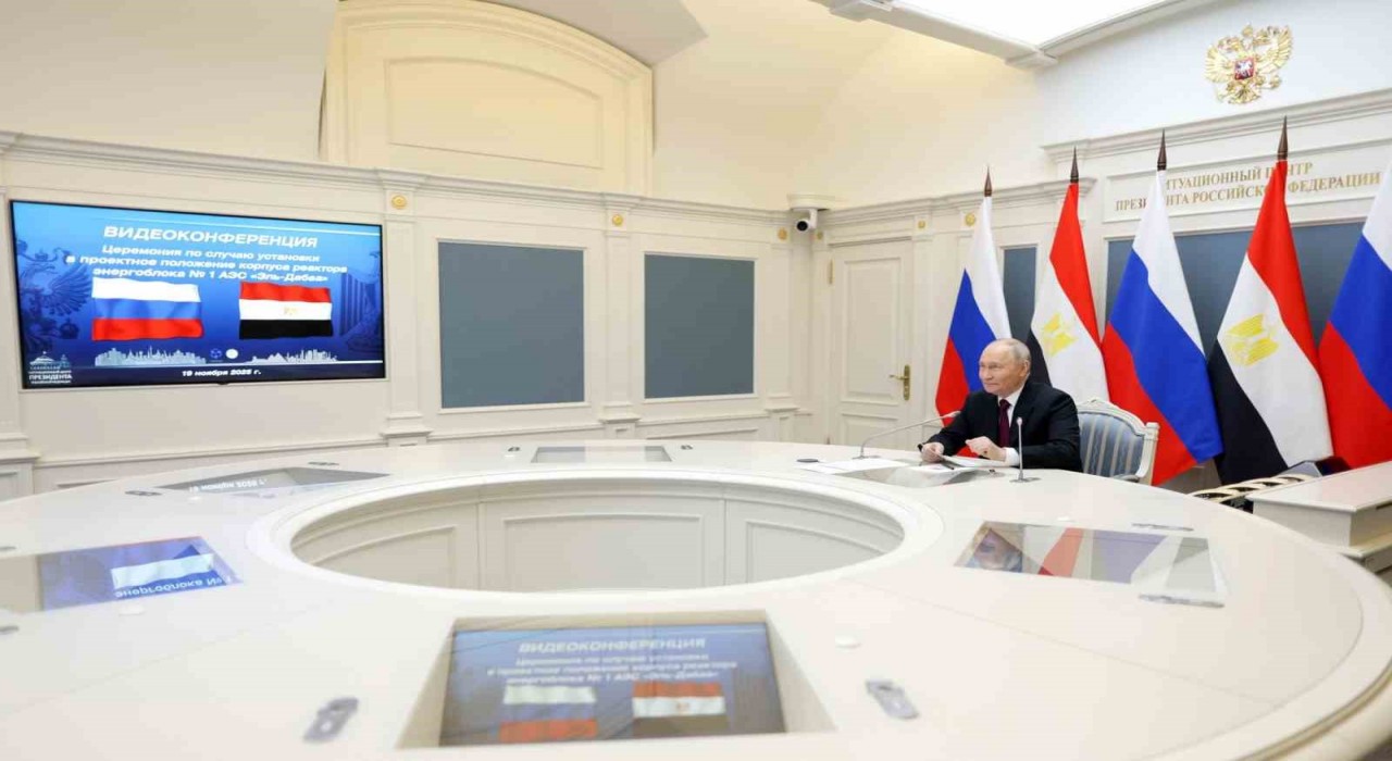 Putin ve es-Sisi, Mısırda inşa edilen El-Dabaa Nükleer Santrali için düzenlenen törene katıldı