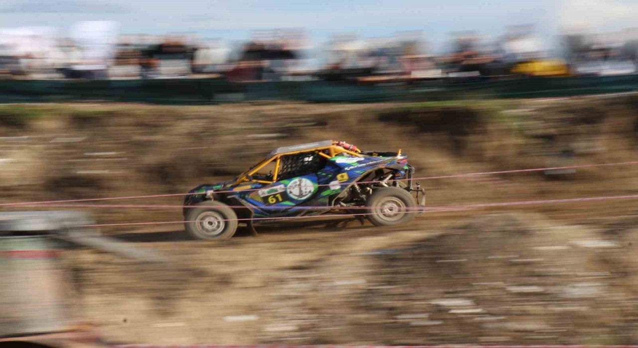 Rampada, çamurda sınırları zorladılar: Türkiye Off-Road Şampiyonasının 6. ayak yarışları nefes kesti