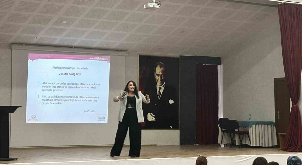 Rehber öğretmenlere afet ve acil durumlarda psikososyal destek hakkında eğitim verildi