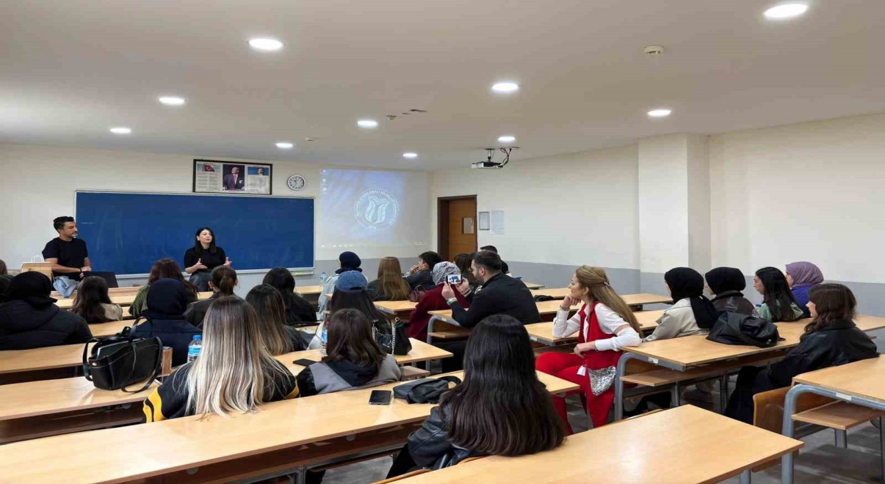 Reklamcılıkta analitik düşünmenin önemi SUBÜde konuşuldu