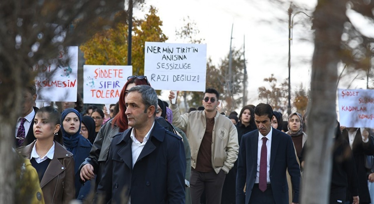 Rektör Çakmak: Kadına yönelik şiddetin hiçbir biçimi kabul edilemez