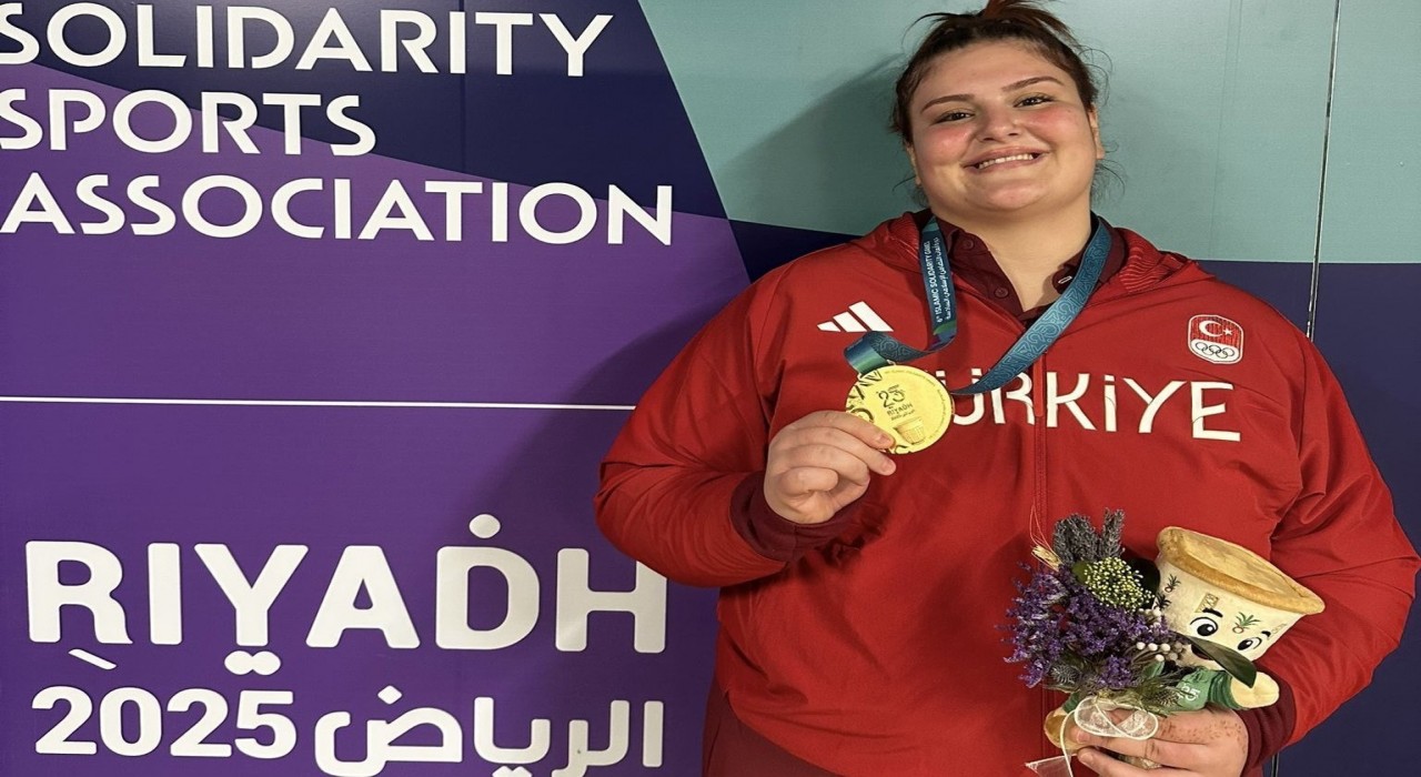 Rektör Kibardan judonun altın kızı Hilal Öztürke tebrik