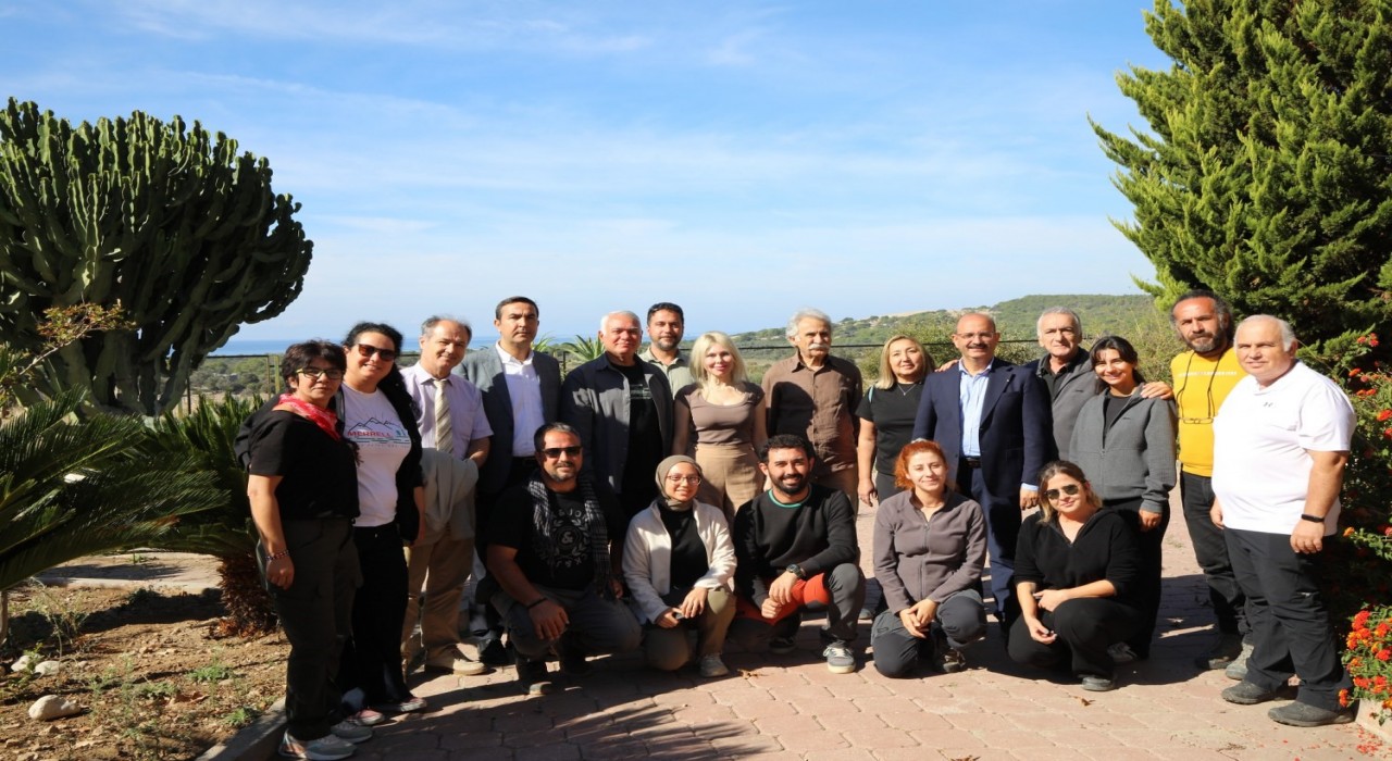 Rektör Özkan Patara Antik Kentindeki kazı çalışmalarını inceledi