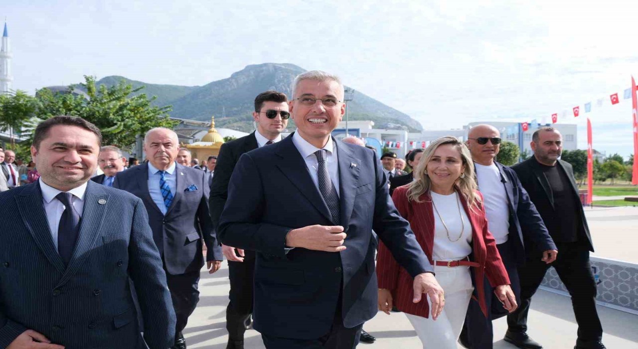 Sağlık Bakanı Memişoğlu: Sağlıkta son 25 yılda Cumhurbaşkanımızın liderliğinde çok şey yaptık, çok şey ürettik. Daha çok üreteceğiz