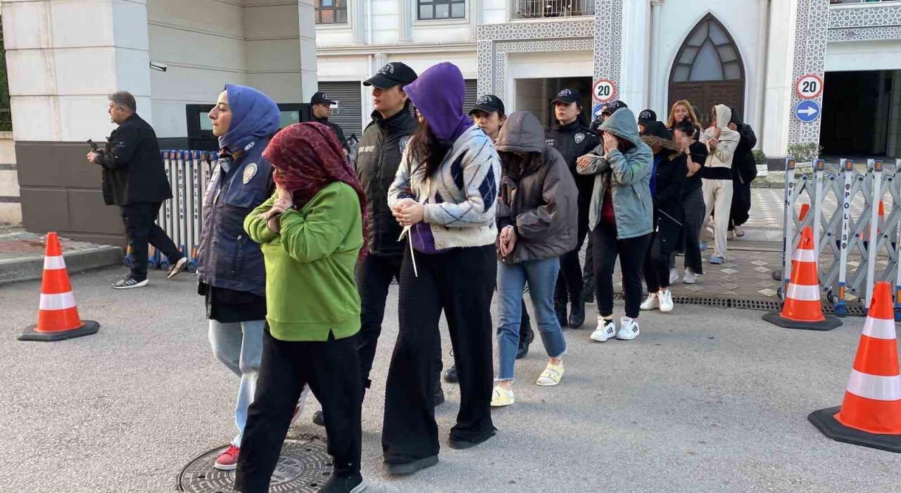 Sahte bungalov çetesine dev operasyon: 37 şüpheliden 14ü tutuklandı