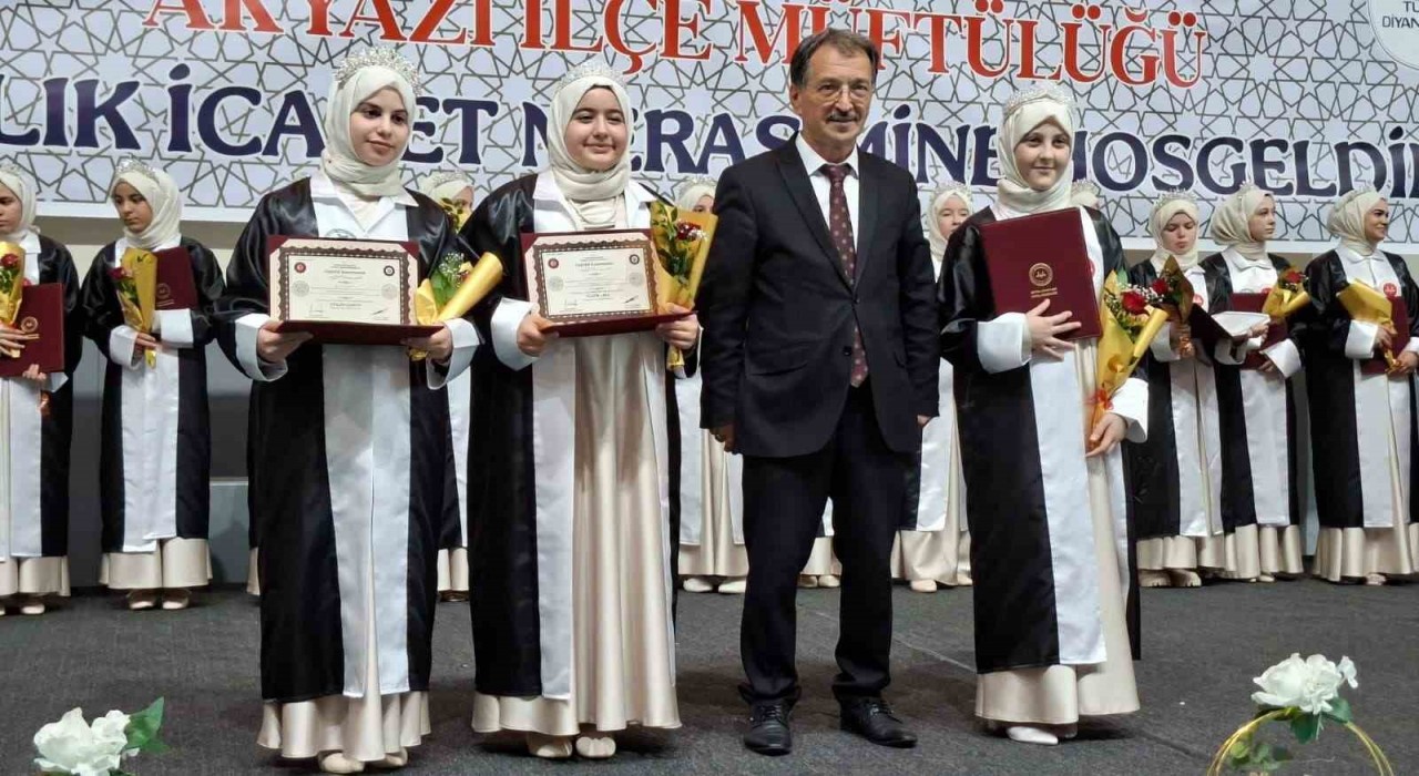 Sakaryada 27 öğrenci icazet merasiminde hafızlık belgelerini aldı