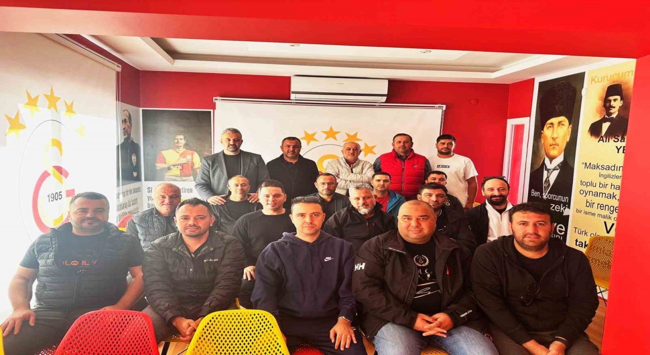Salihli Galatasaray Taraftarları Derneğinde Uğur Özçelik güven tazeledi