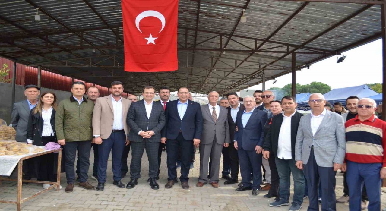 Salihlide binlerce kişinin katıldığı yağmur duası ve hayır yemeği