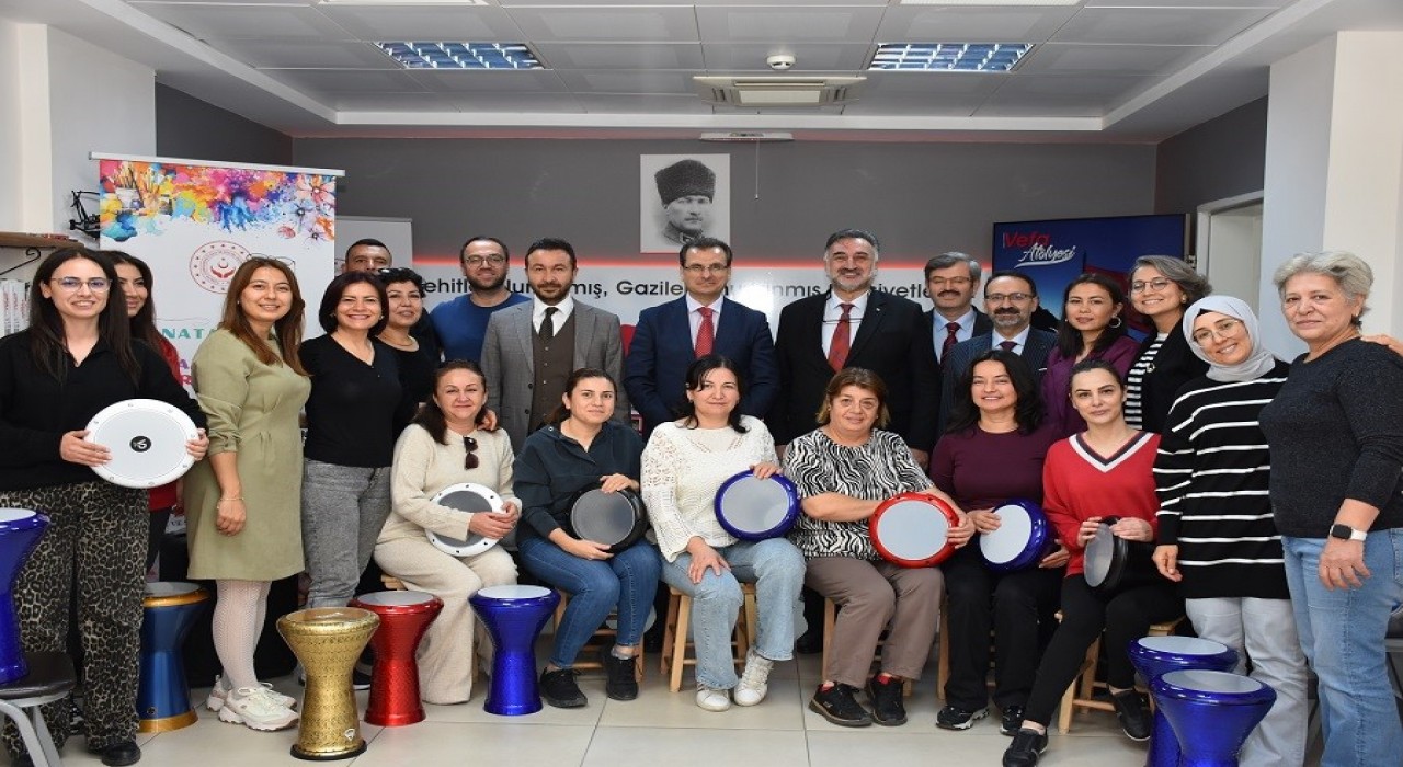 Salihlide şehit aileleri ve gaziler için Ritm Atölyesi düzenlendi