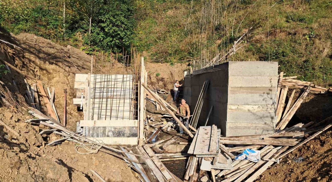 Salıpazarında riskli bölgeye müdahale