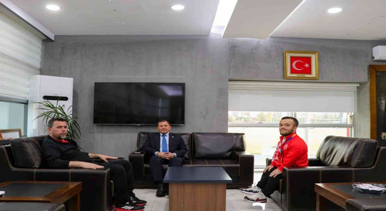 Şampiyondan İl Müdürü Kabakcıya ziyaret