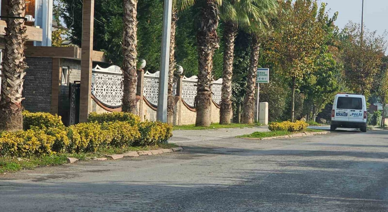 Sapancada villada gizemli ölüm: 2 Filistinli hayatını kaybetti