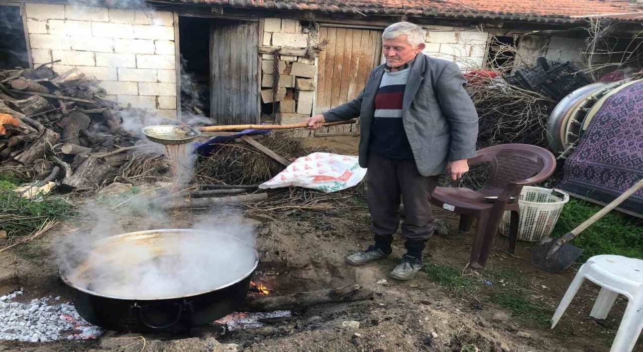 Sarıgölde pekmez yapımına hız verildi