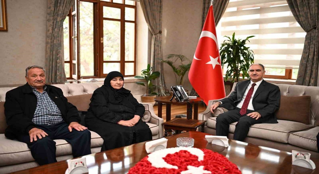 Şehit ailesinden Manisa protokolüne duygu dolu ziyaret