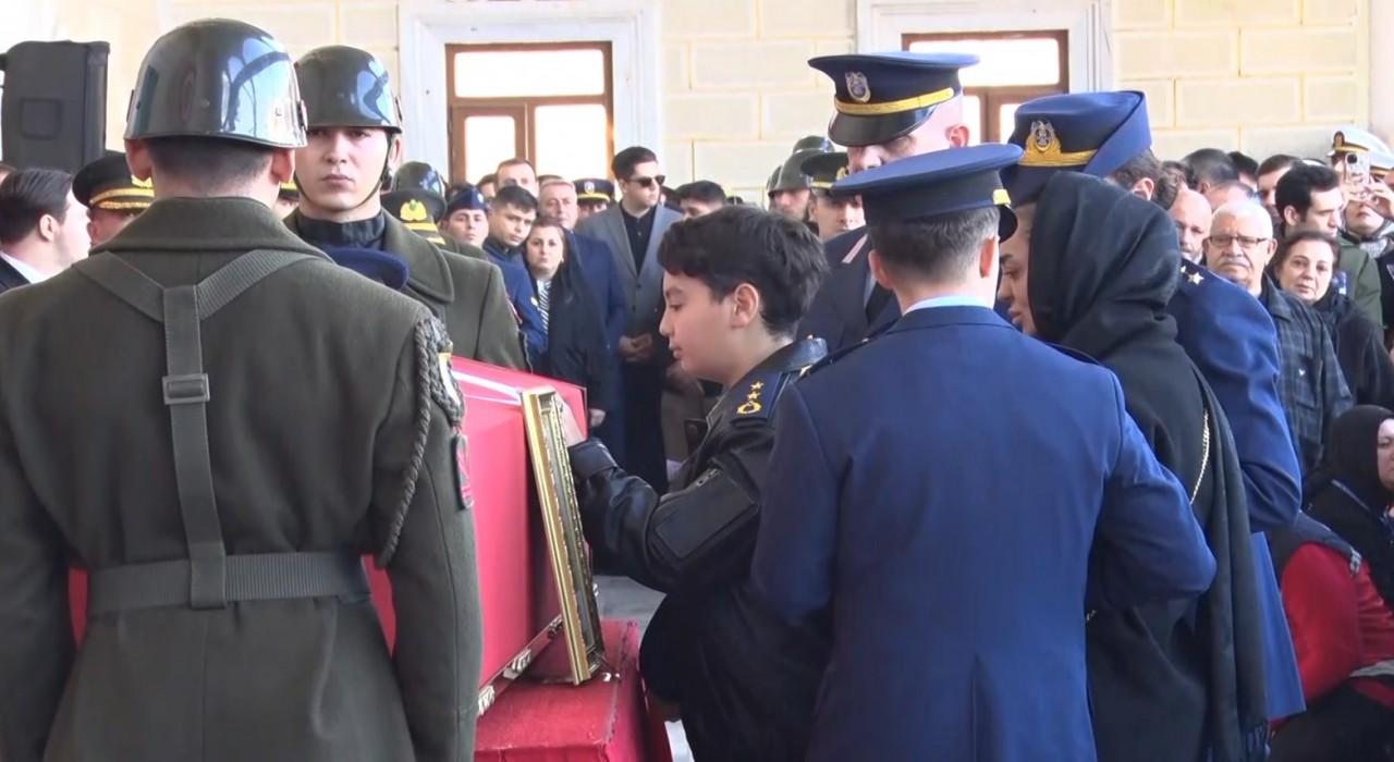 Şehit Pilot Yarbay Gökhan Korkmazın İstanbulda son yolculuğuna uğurlandı