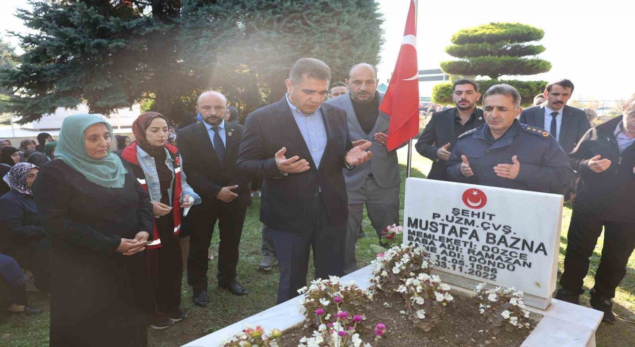 Şehit uzman çavuş mezarı başında anıldı