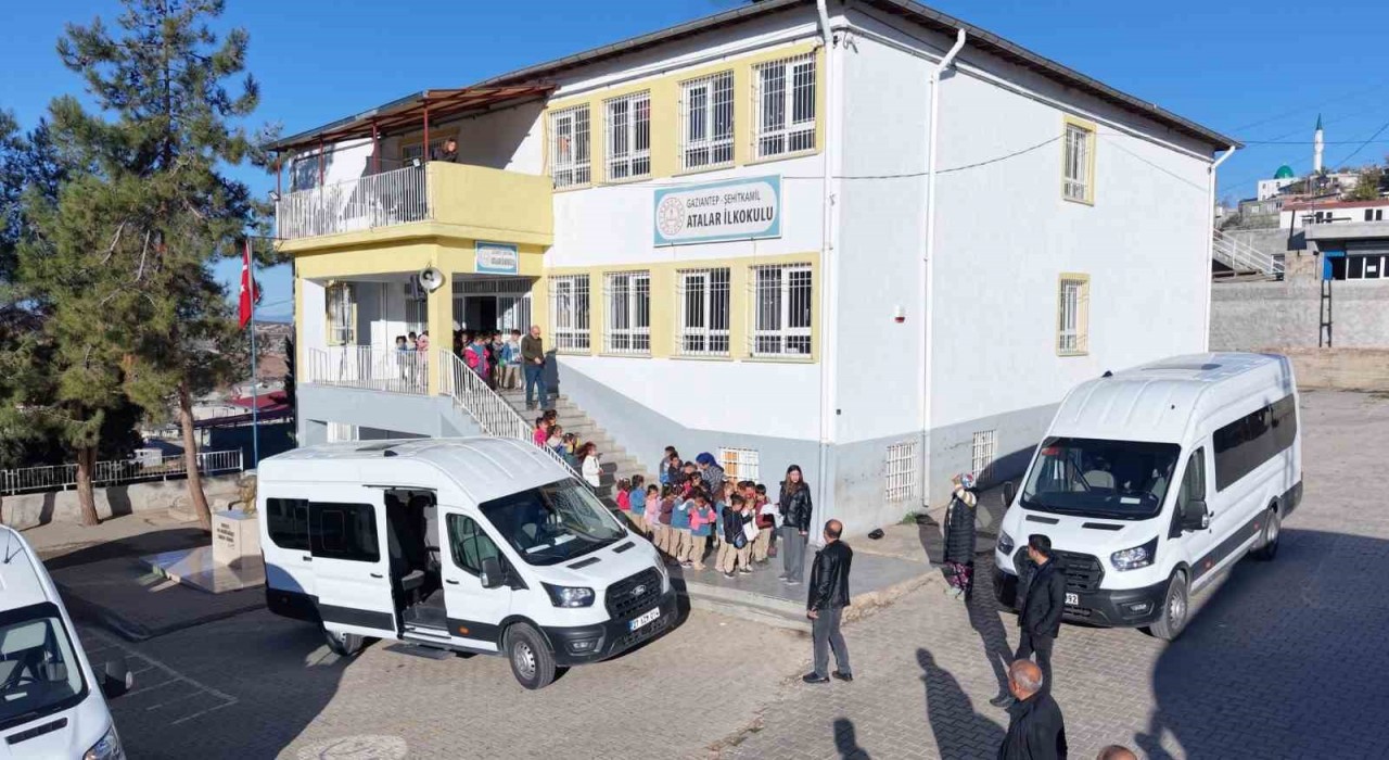 Şehitkamil 3. Çocuk Tiyatrosu Günlerinde perde açıldı