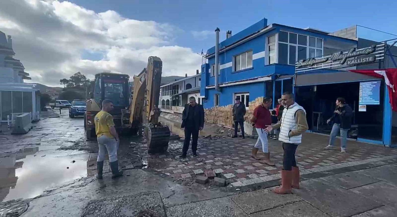 Sel mağduru esnaftan İzmir Büyükşehire tepki