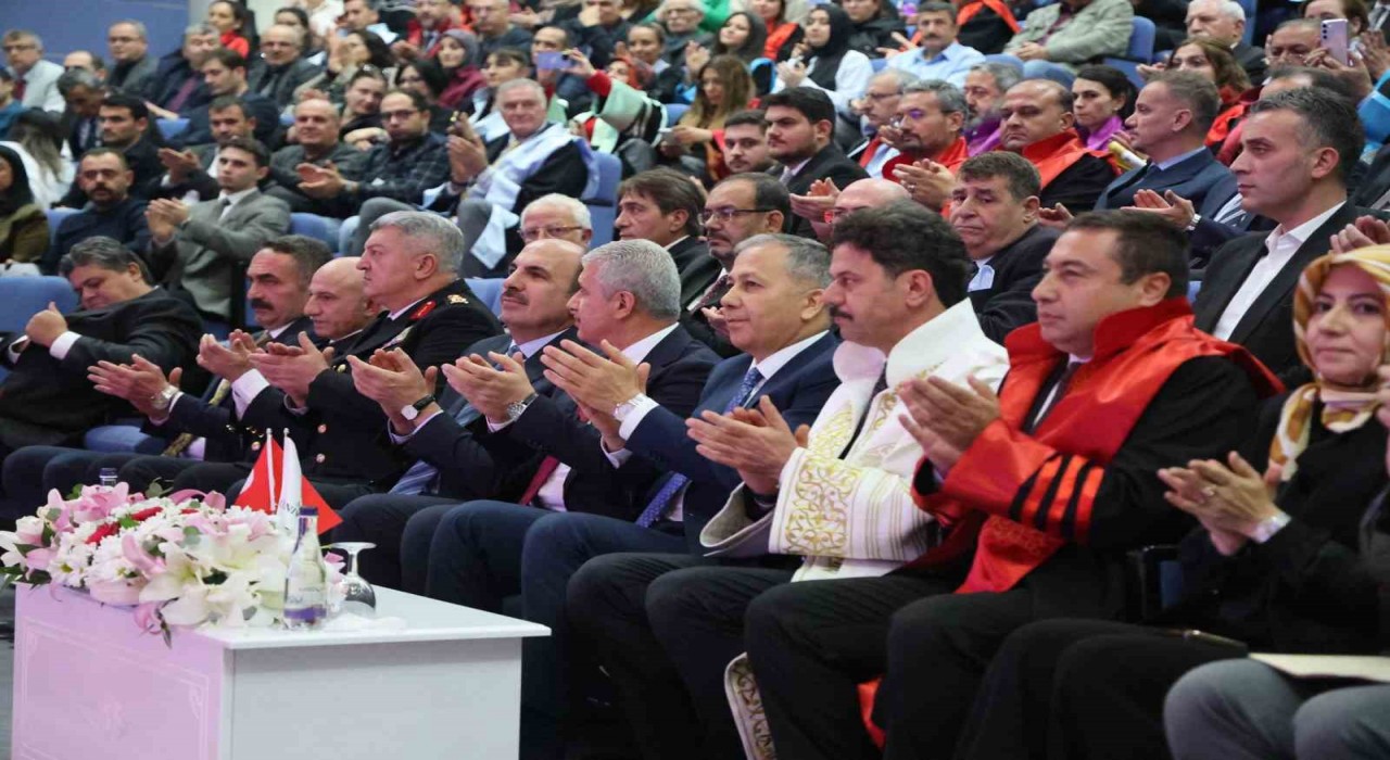 Selçuk Üniversitesinde Akademik Yıl, Bakan Yerlikayanın katılımıyla açıldı