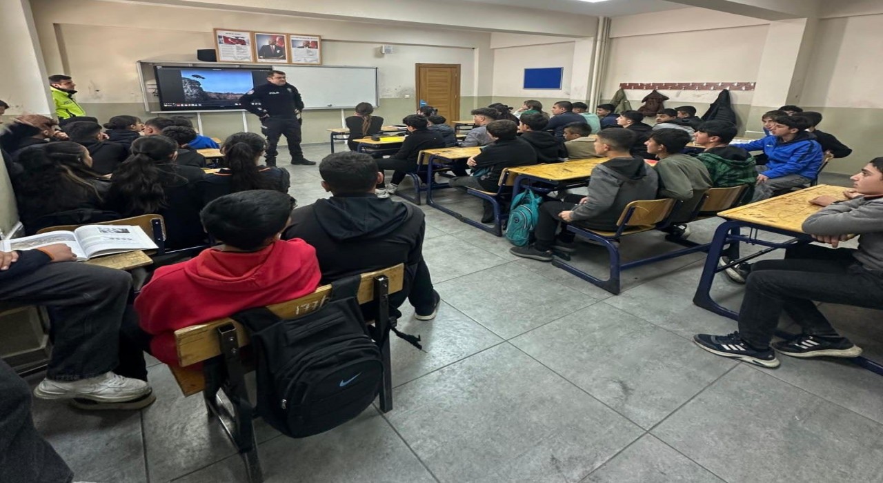 Selimde 65 öğrenciye Trafik Dedektifleri eğitimi