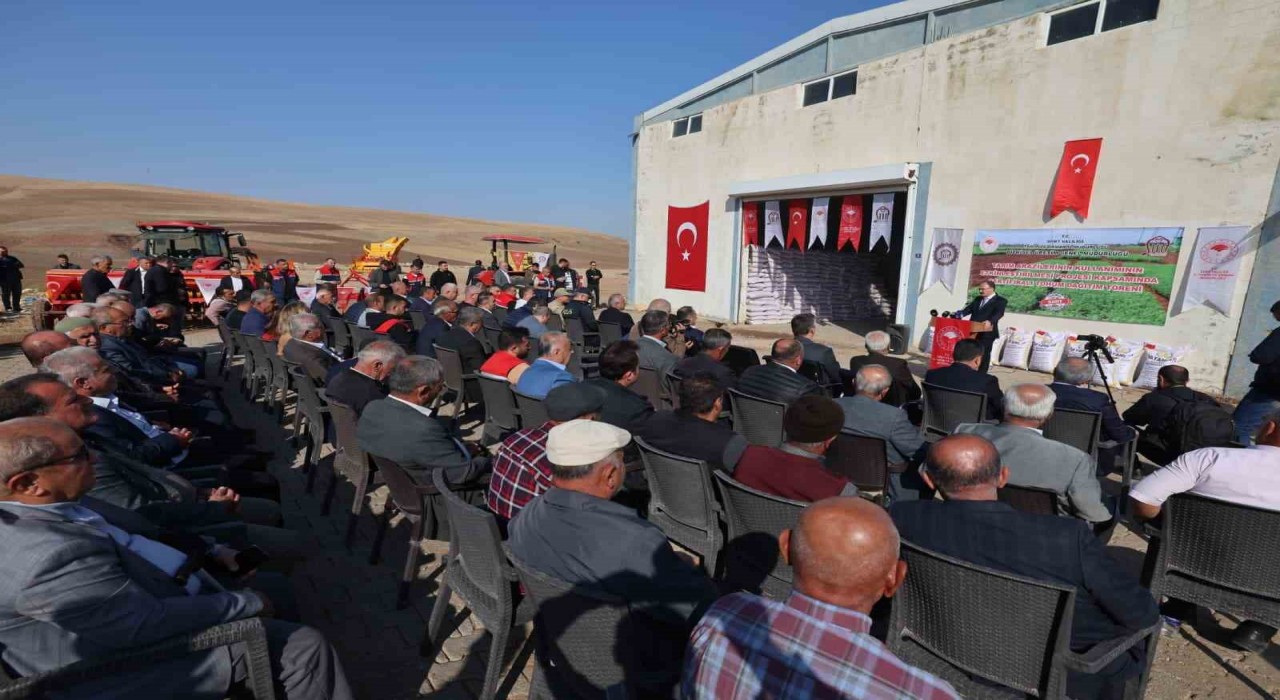 Siirtte 203 ton kırmızı mercimek çiftçilere dağıtıldı