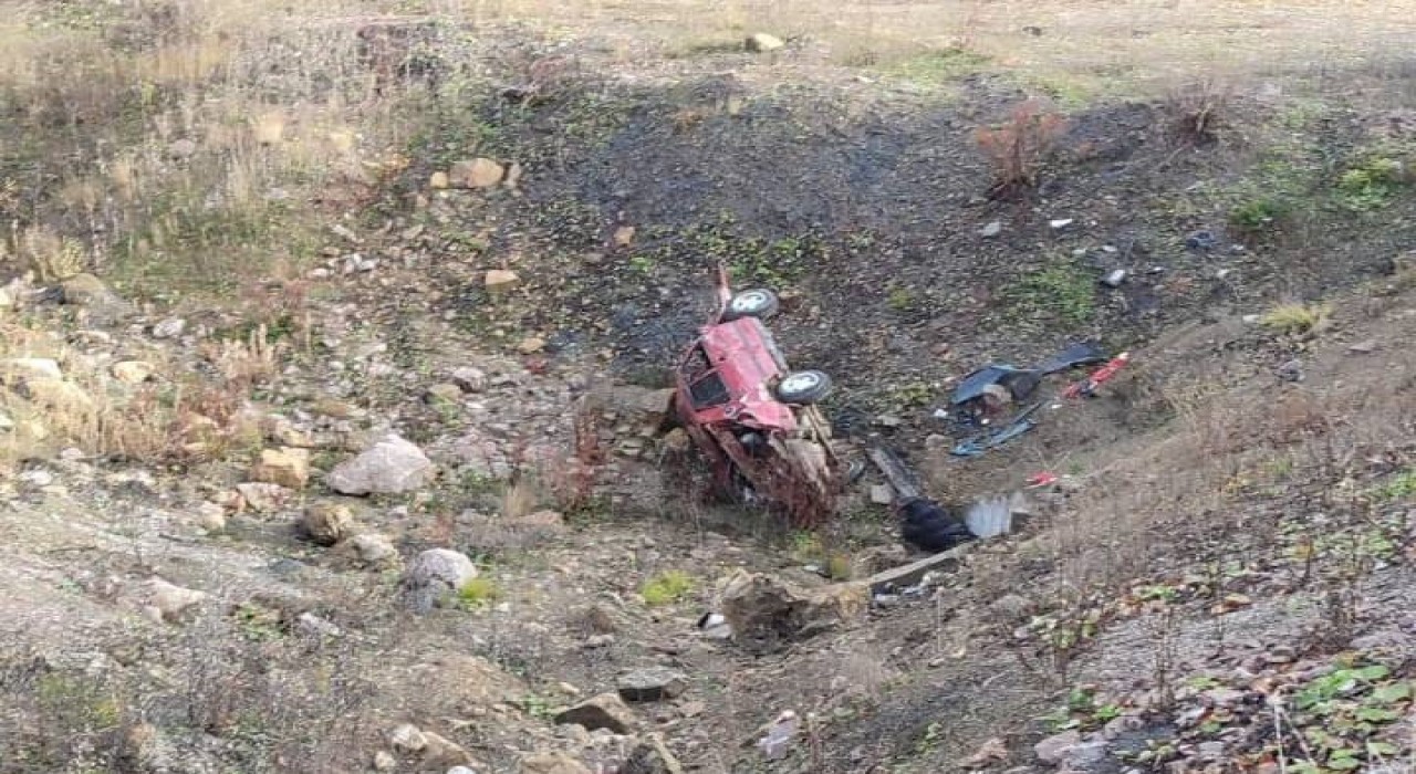 Sinopta kontrolden çıkan otomobil uçuruma yuvarlandı: 1 ölü