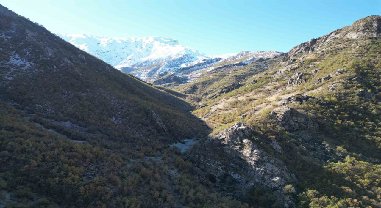 Şırnakta 3 bin rakımlı karlı dağlar mest etti