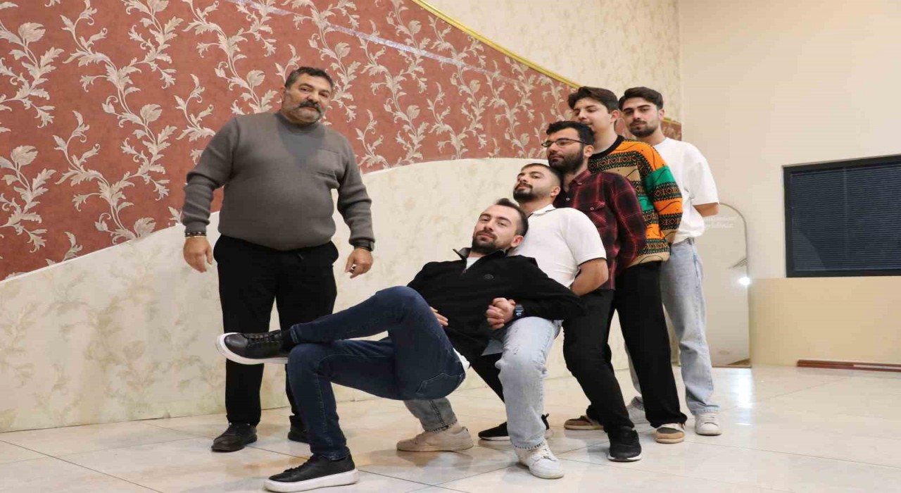 Sivasın ağırlama halayı meclis toplantısında tartışma konusu oldu