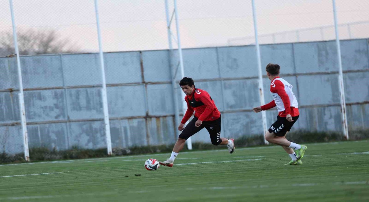 Sivassporda Esenler Erokspor maçı hazırlıkları başladı