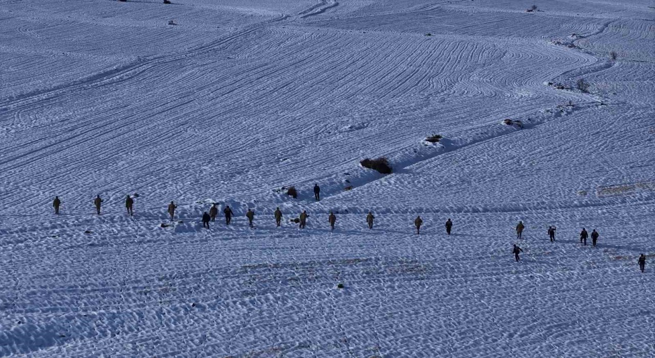 Sivasta 8 gündür kayıp olan yaşlı adamı arama çalışmaları sürüyor
