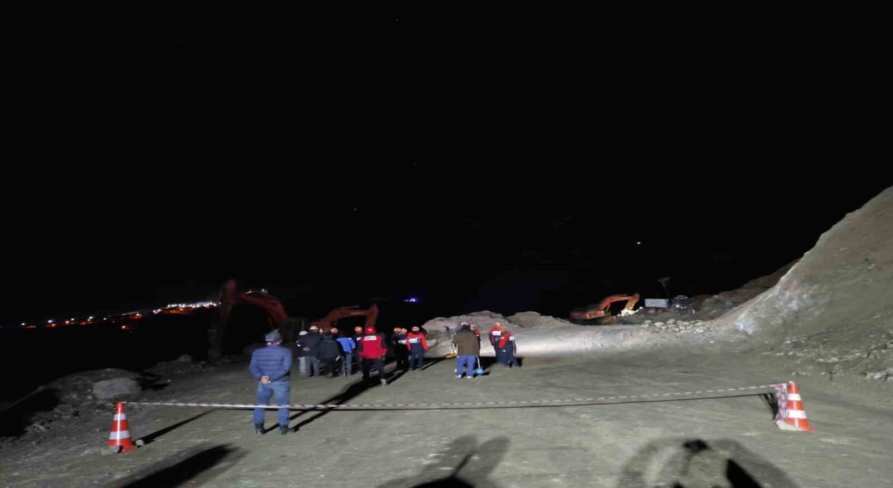 Sivasta maden ocağında göçük: 1 işçiyi kurtarma çalışmaları sürüyor