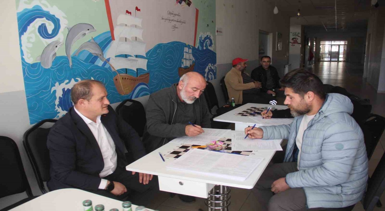 Sivasta öğrenciler ve veliler kan bağışı için seferber oldu