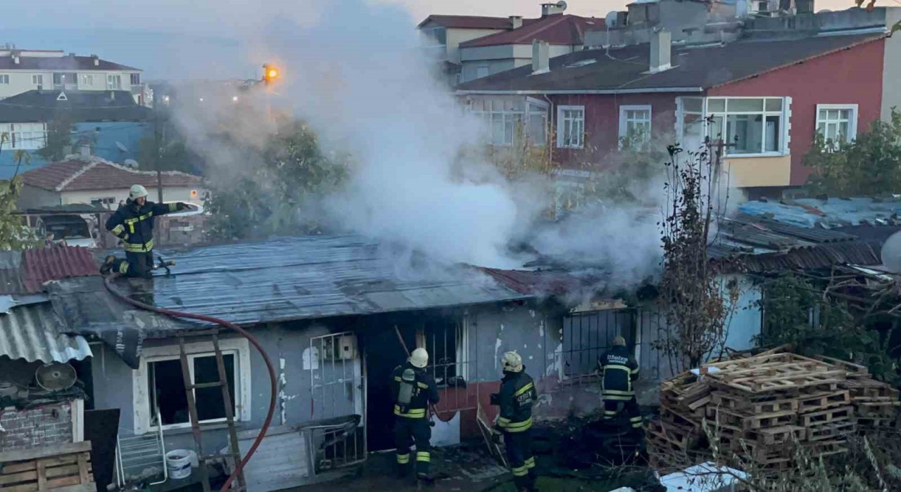 Sobayı yakıp alışverişe çıktı, geldiğinde evi küle döndü