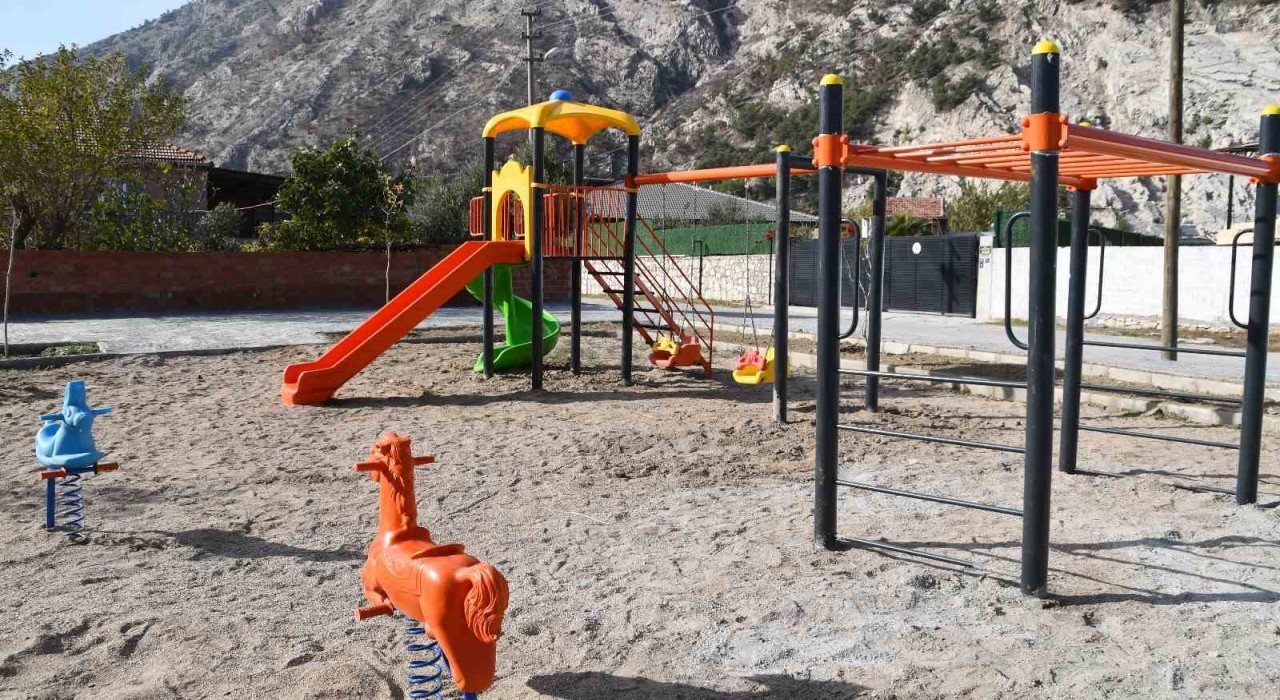 Söke Belediyesinden Sazlı Mahallesine yeni Çocuk Oyun ve Dinlenme Alanı