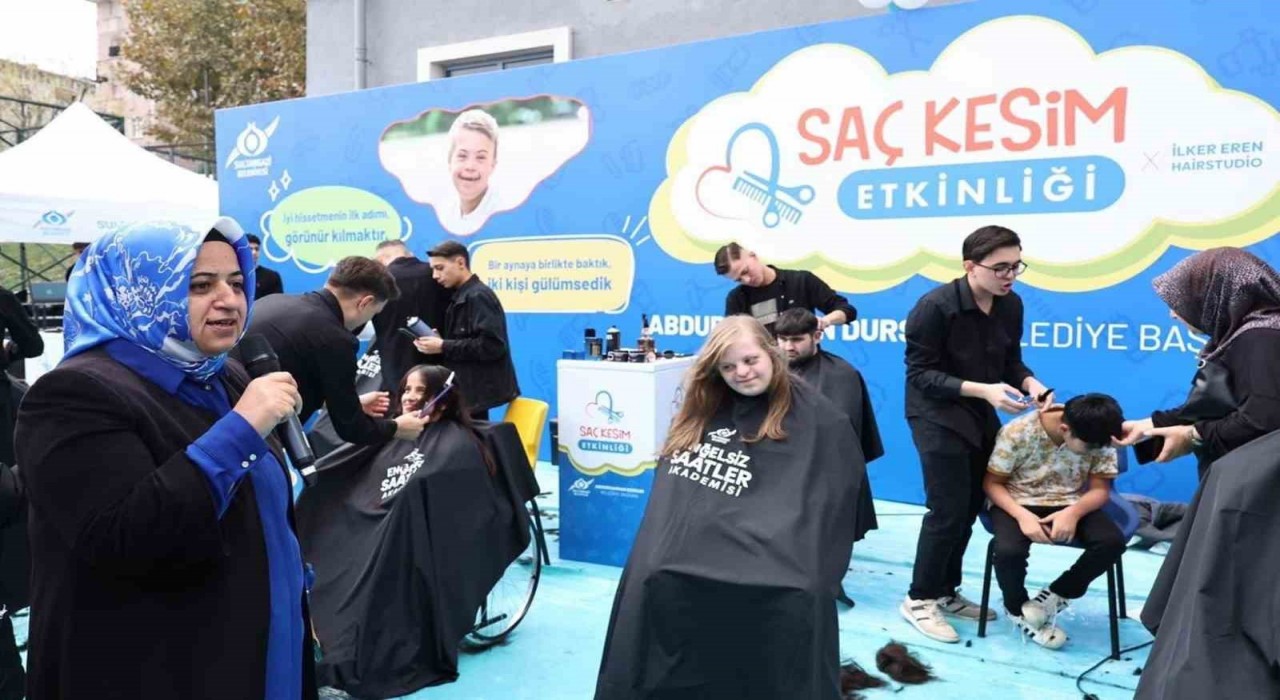 Sosyal medya fenomeni kardeşler engelli bireylerle Saç Kesim Etkinliği düzenledi