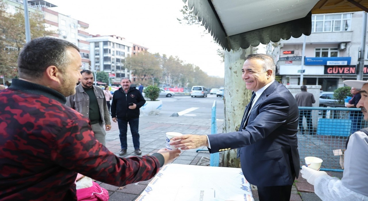 Sultangazi Belediyesinden vatandaşlara çorba ikramı