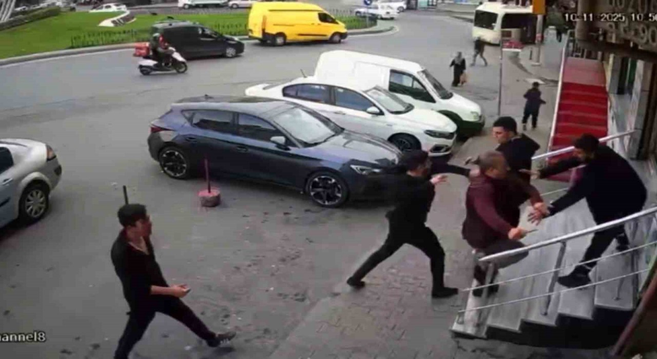 Sultangazide muslukları neden açık bıraktın kavgasında dükkanı basan sabıkalı baba dehşet saçtı