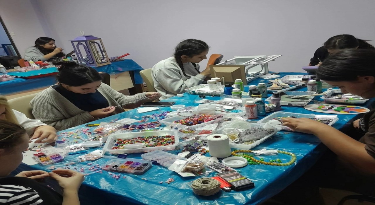 Sultanhisarda yurtta kalan öğrenciler, yeteneklerini keşfediyor