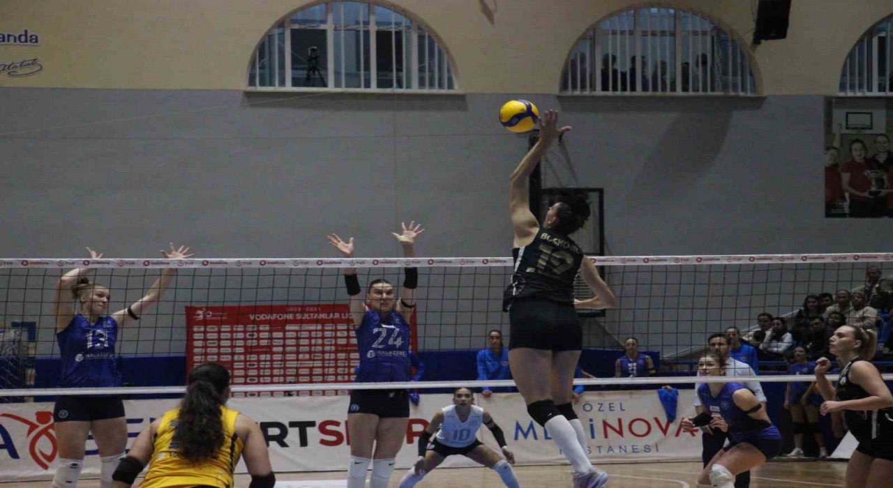 Sultanlar Ligi: Aydın Büyükşehir Belediyespor: 0 - V. Bank: 3