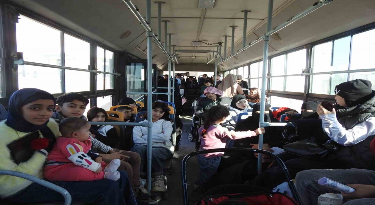 Suriyelilerin gönüllü geri dönüşleri aralıksız sürüyor