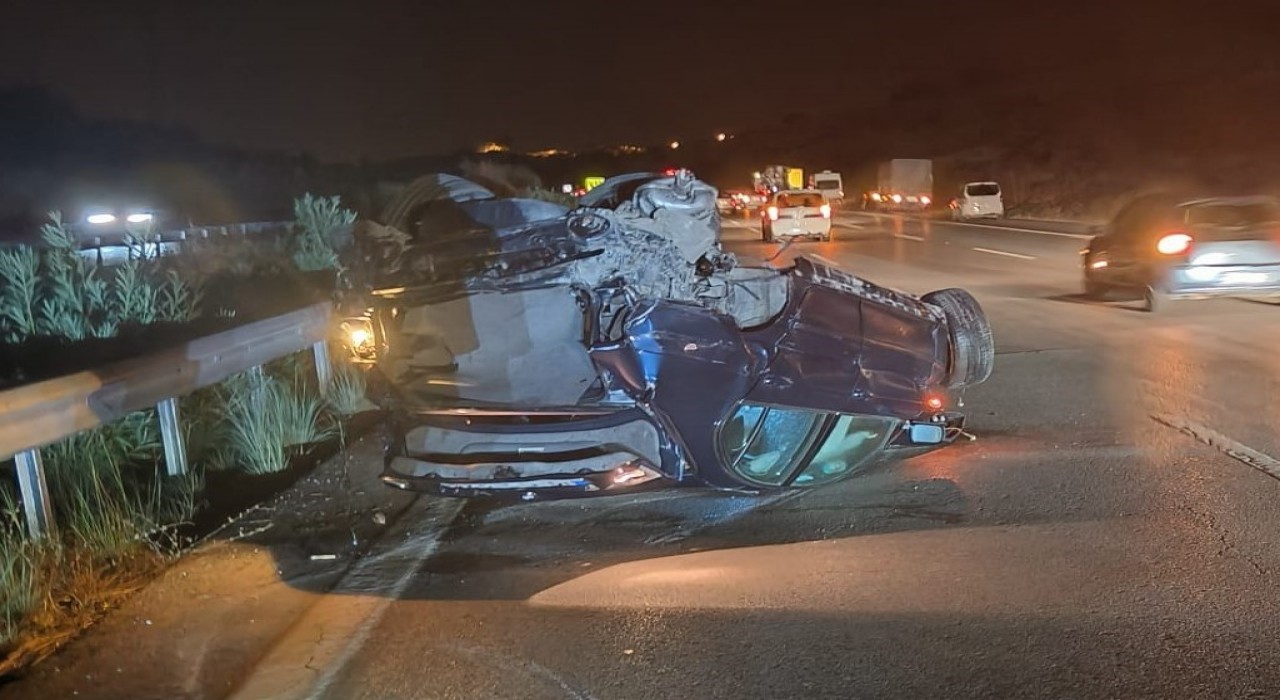 TAG Otoyolunda otomobil bariyerlere çarptı: 1 ölü