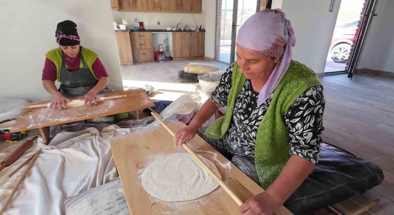 Tandırı olmayan da geliyor, unu olmayan da: Anadoludaki yardımlaşma kültürü sürüyor