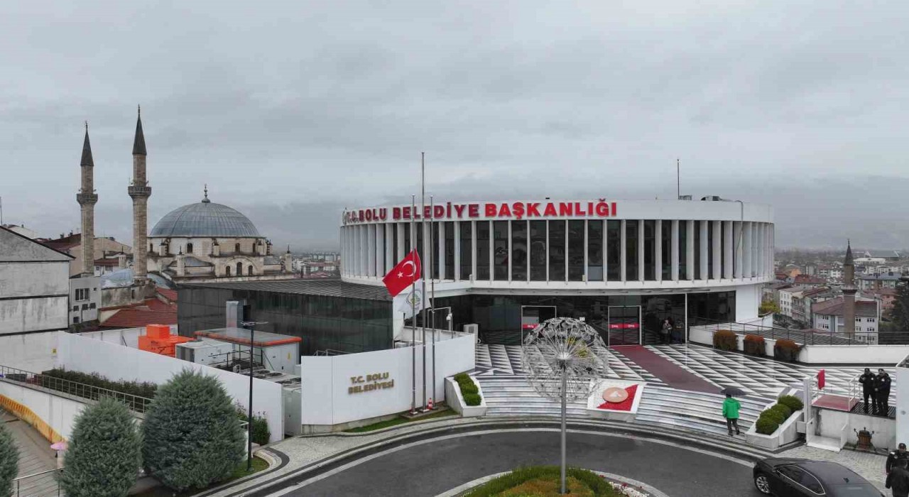 Tanju Özcan: Boluda 3 gün boyunca tüm eğlence etkinlikleri iptal edildi