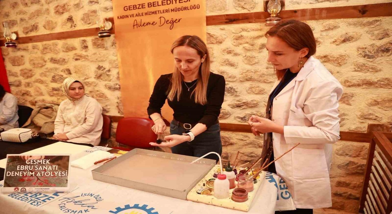 Tarihi mekanda ebru etkinliği