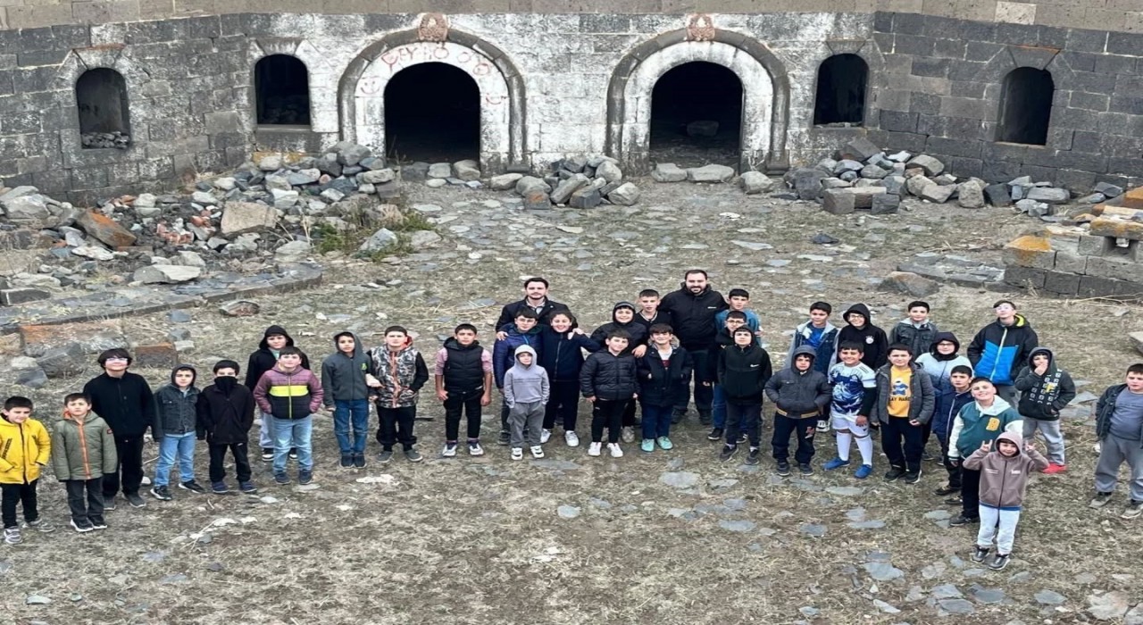 Tarihin izinde ecdada vefa