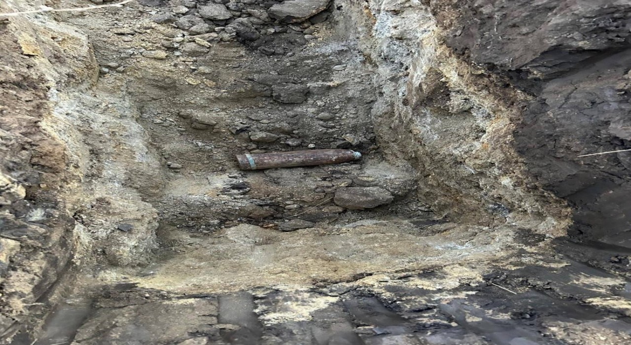 Tarlada bulunan top mermisi imha edildi